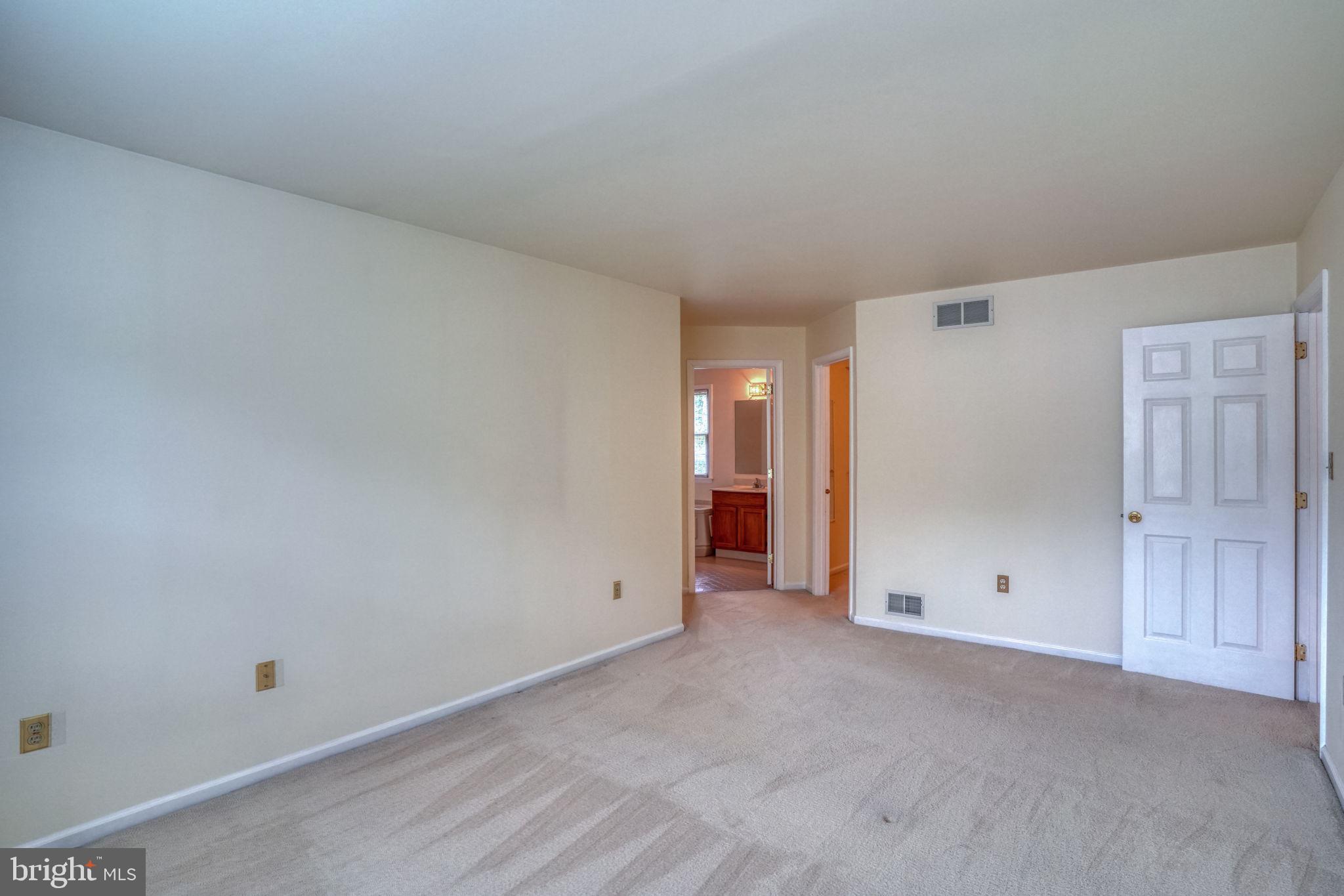 2 LILAC COURT