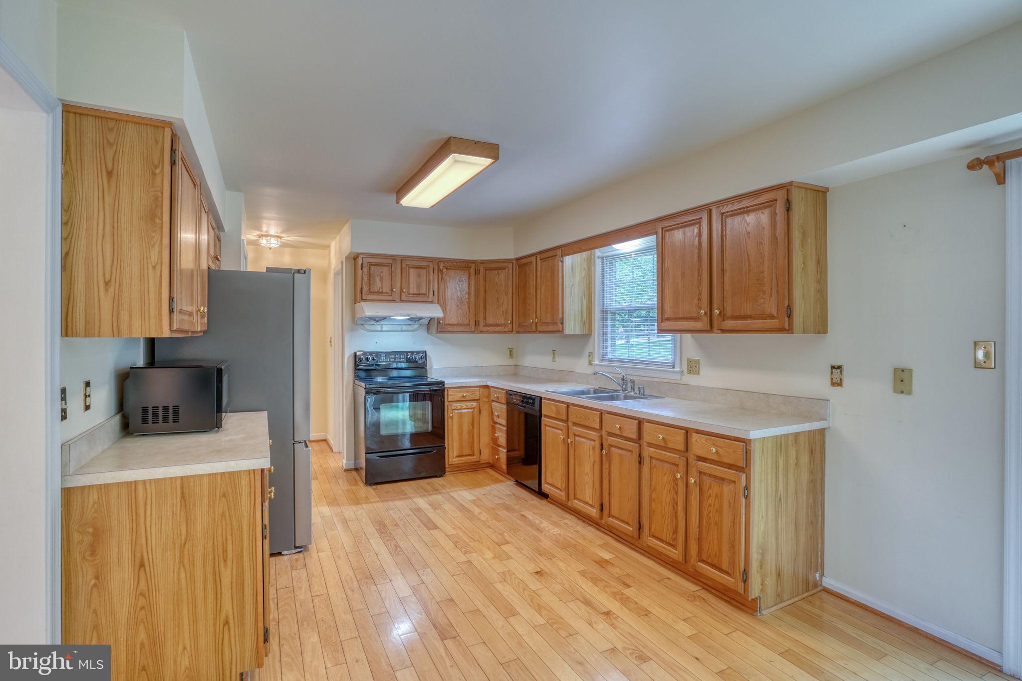 2 LILAC COURT