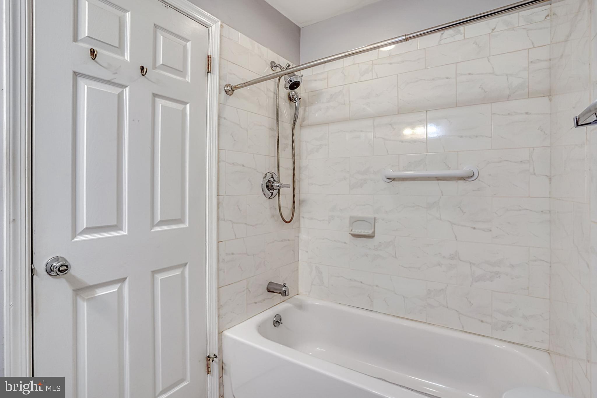 1380 BIRCH LANE E006