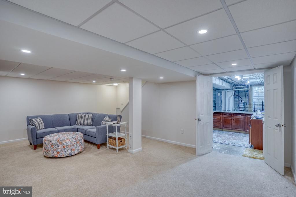 118 AIRMONT DRIVE
