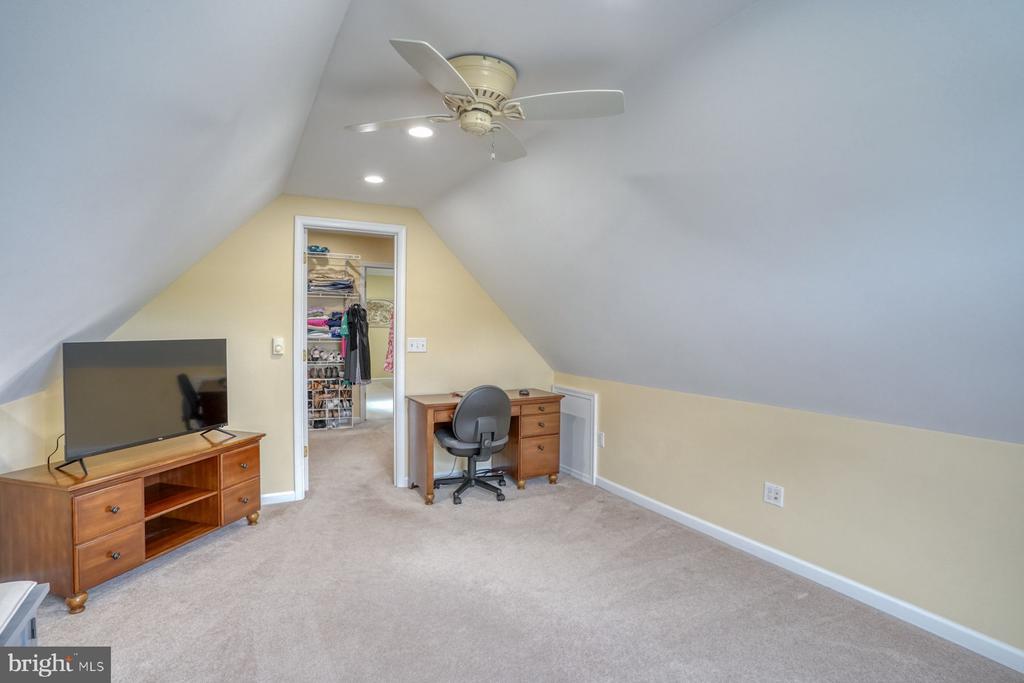 503 UMBER COURT