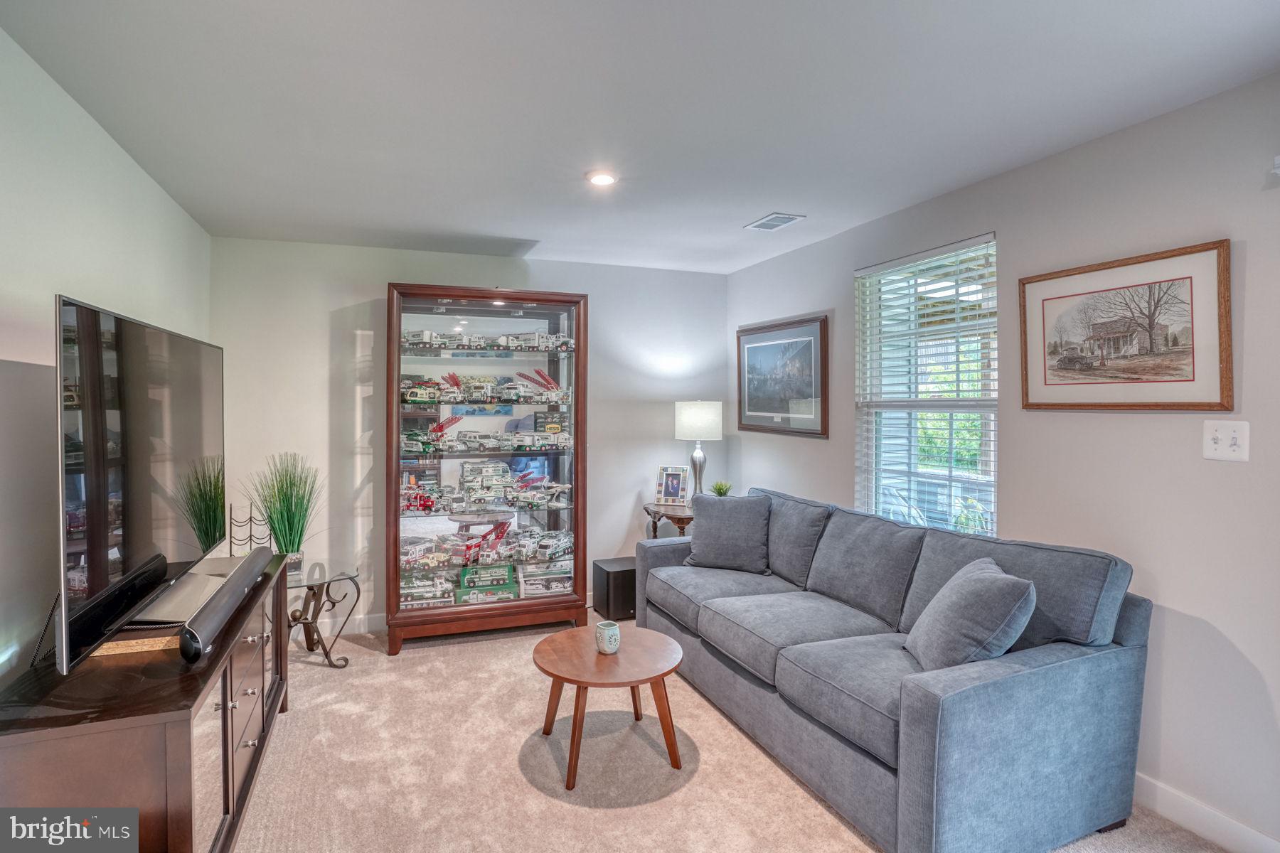 2049 RIVERS DRIVE