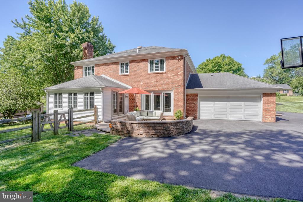 7 PIERSON DRIVE