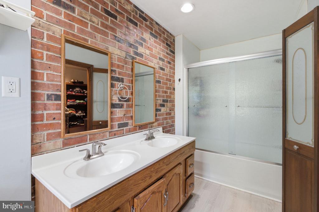 14 BOWFIN DRIVE