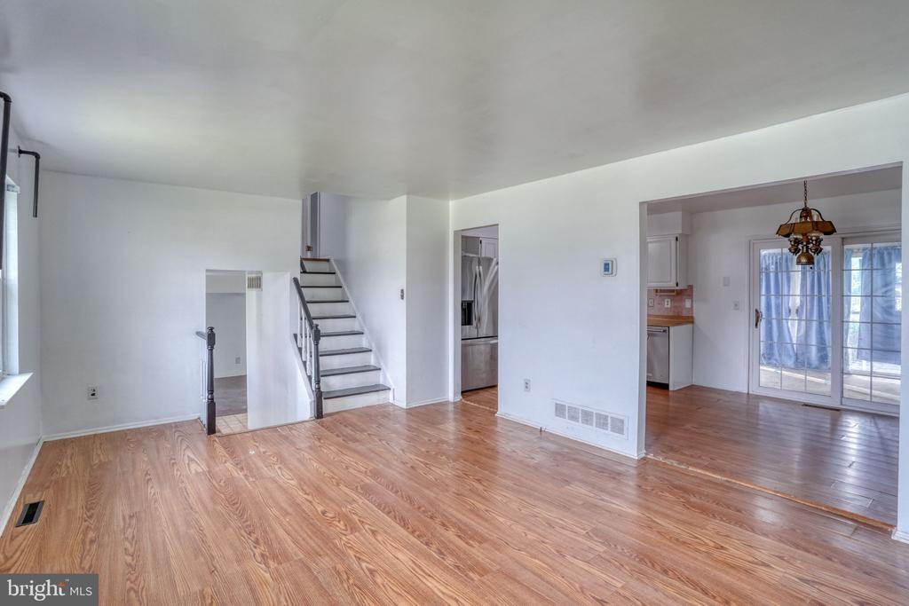 8 YORKTOWN ROAD