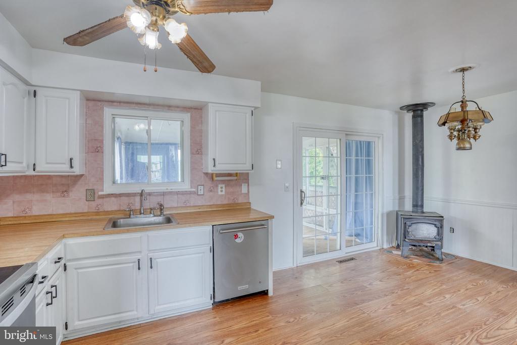 8 YORKTOWN ROAD