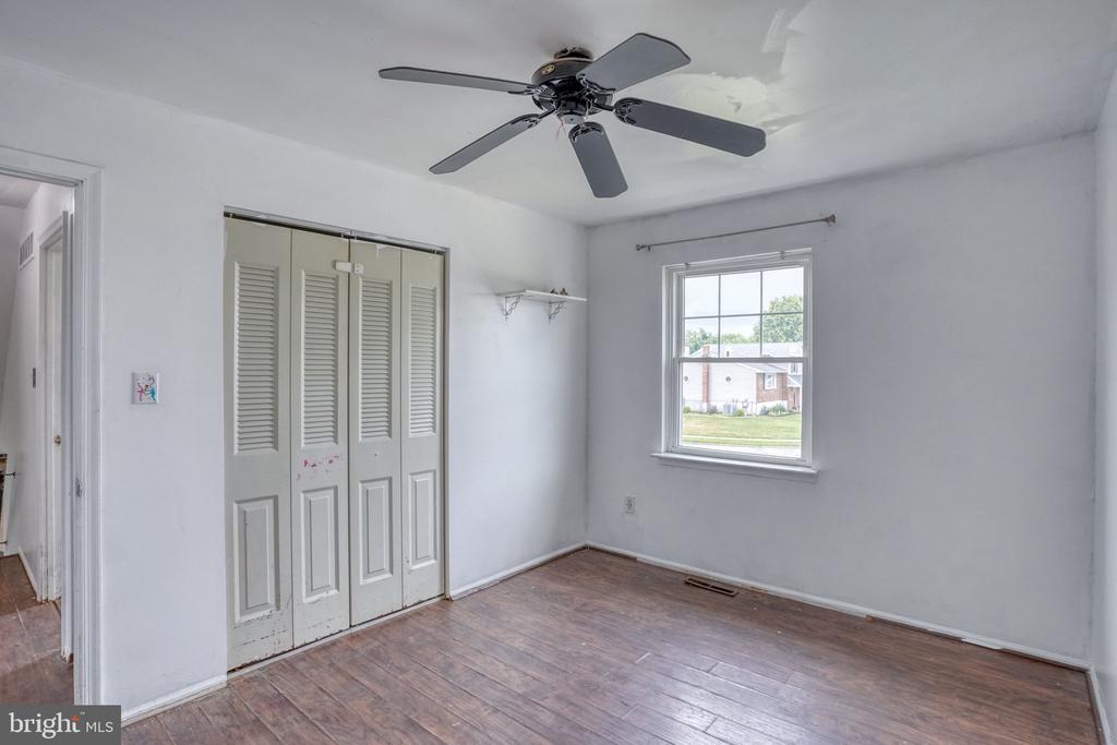 8 YORKTOWN ROAD