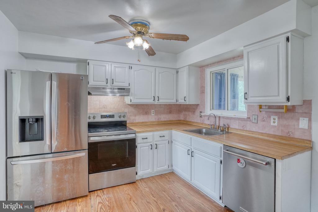 8 YORKTOWN ROAD