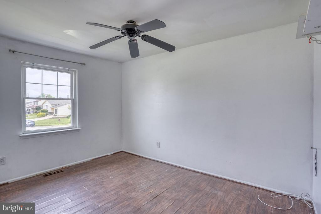 8 YORKTOWN ROAD