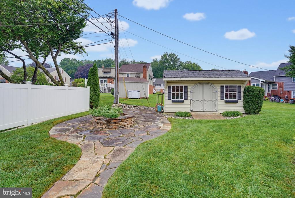 701 LOPER LANE