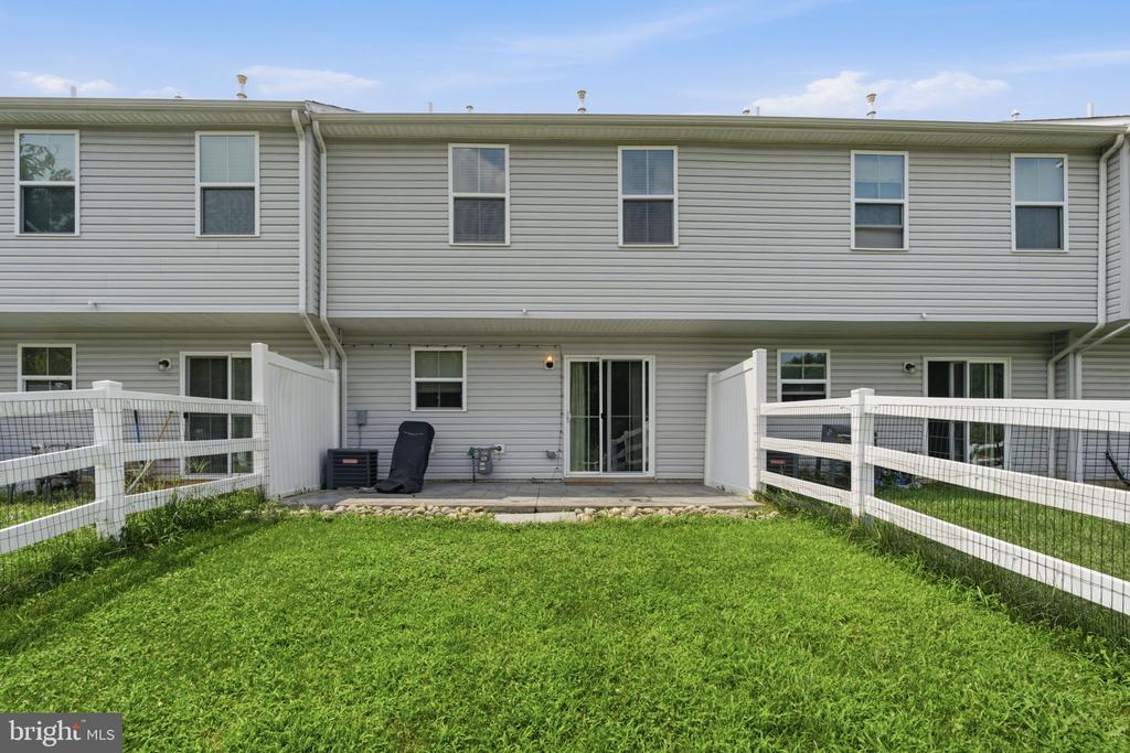 153 WYE OAK DRIVE