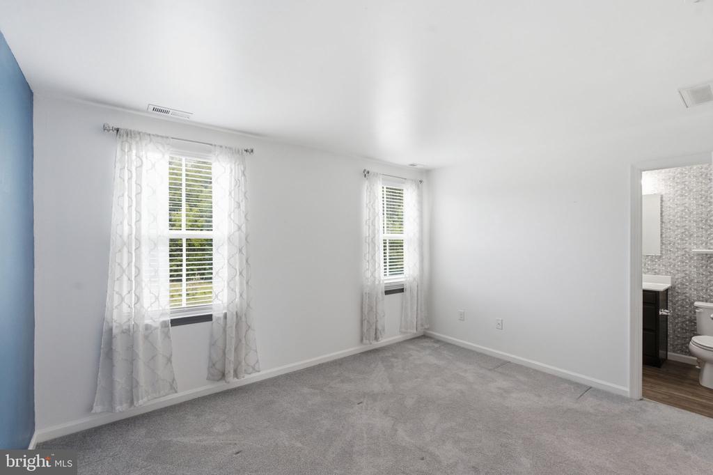 153 WYE OAK DRIVE