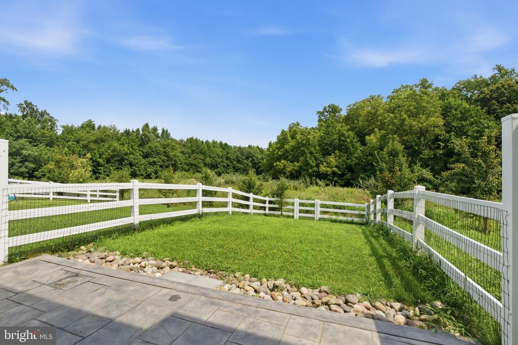 153 WYE OAK DRIVE