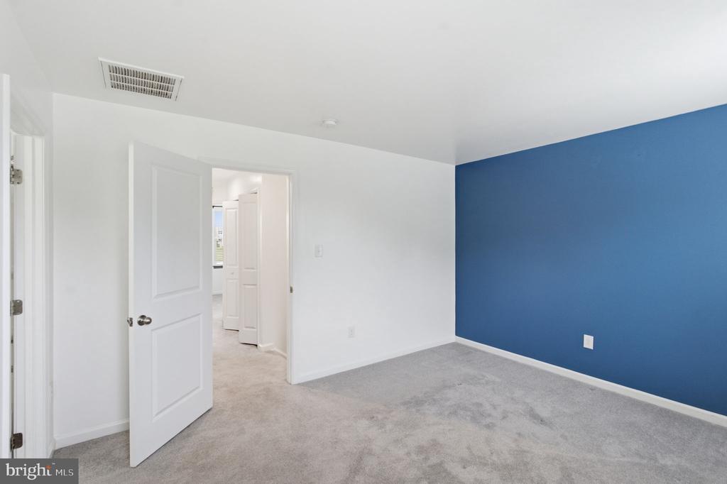153 WYE OAK DRIVE