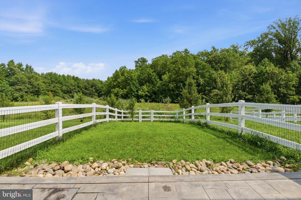 153 WYE OAK DRIVE