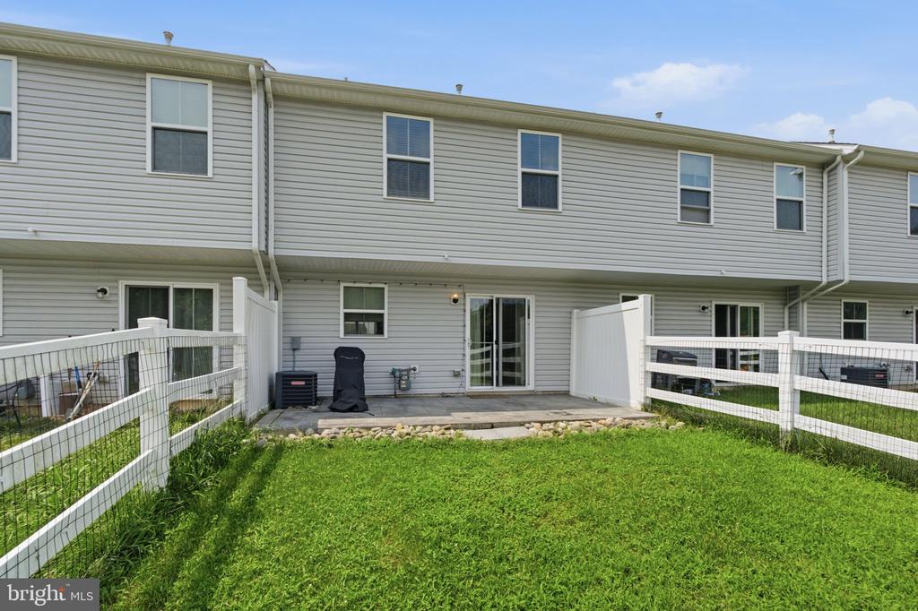 153 WYE OAK DRIVE