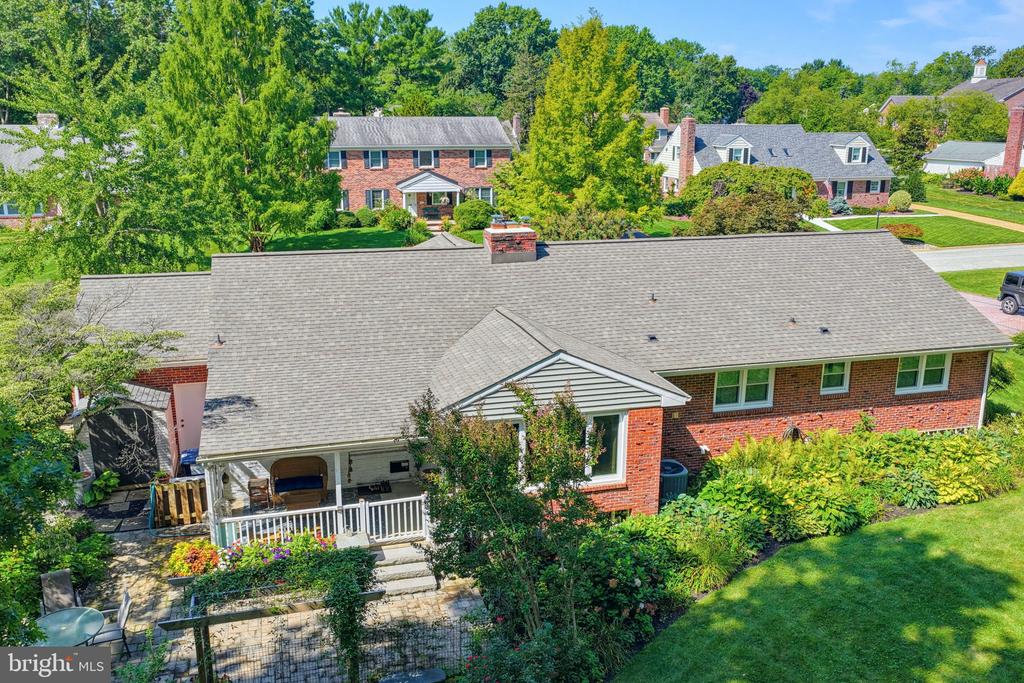 1409 IVY DRIVE