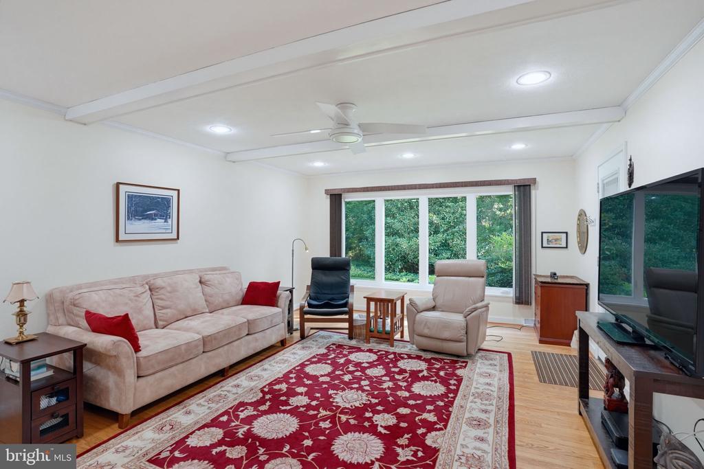 1409 IVY DRIVE