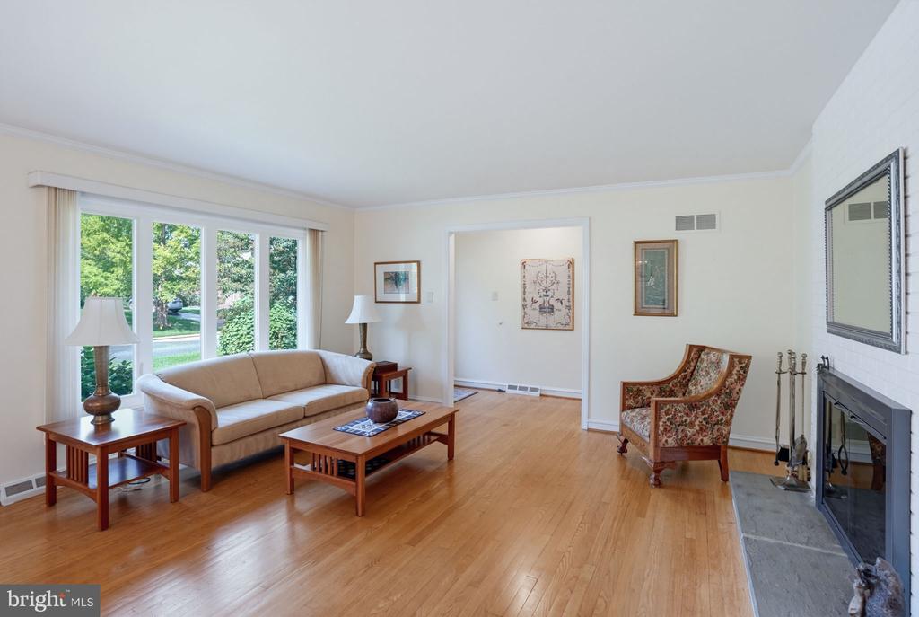 1409 IVY DRIVE