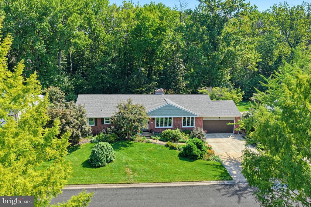 1409 IVY DRIVE