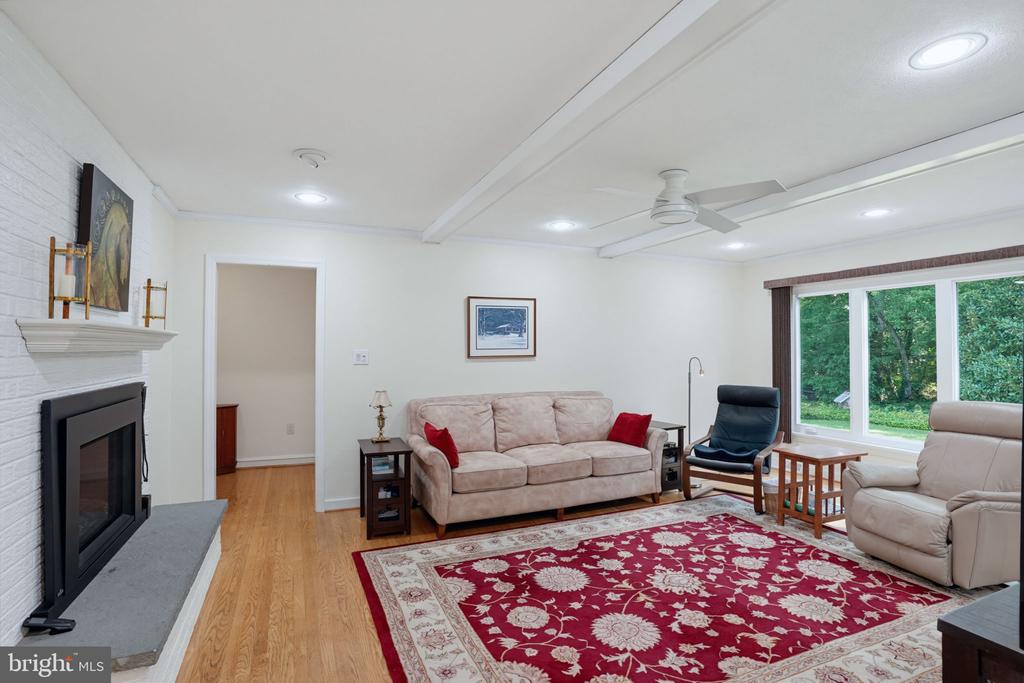 1409 IVY DRIVE