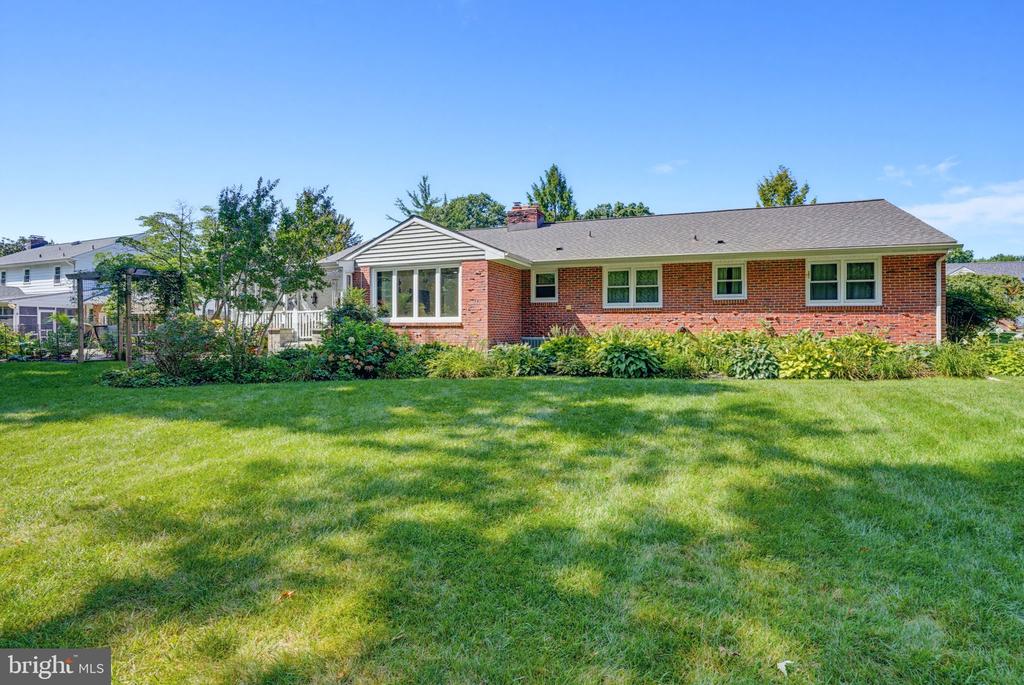 1409 IVY DRIVE