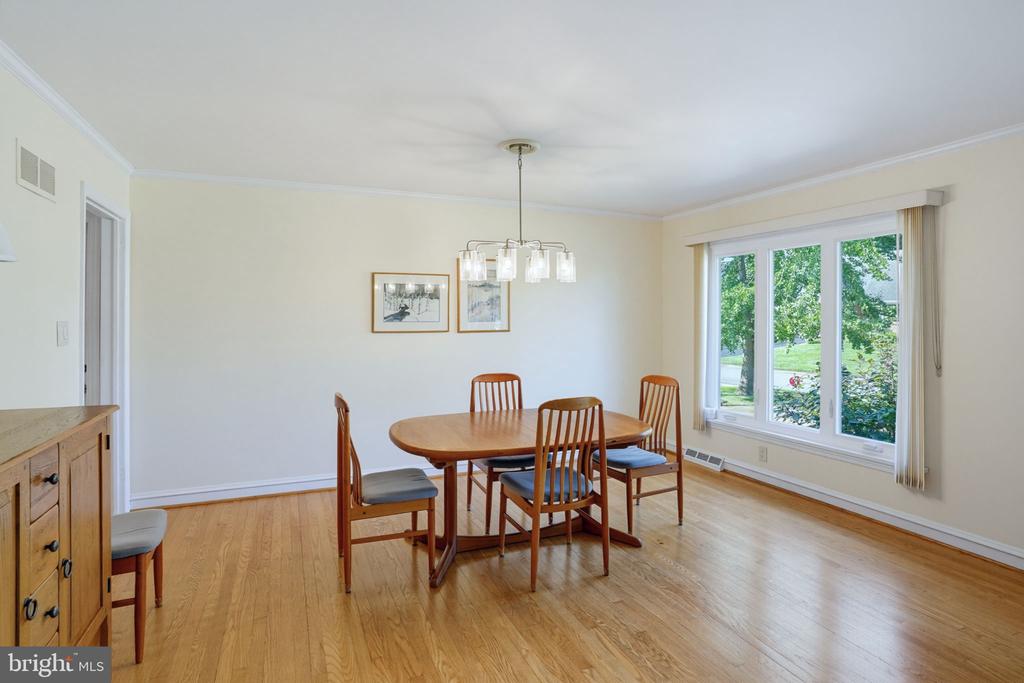 1409 IVY DRIVE