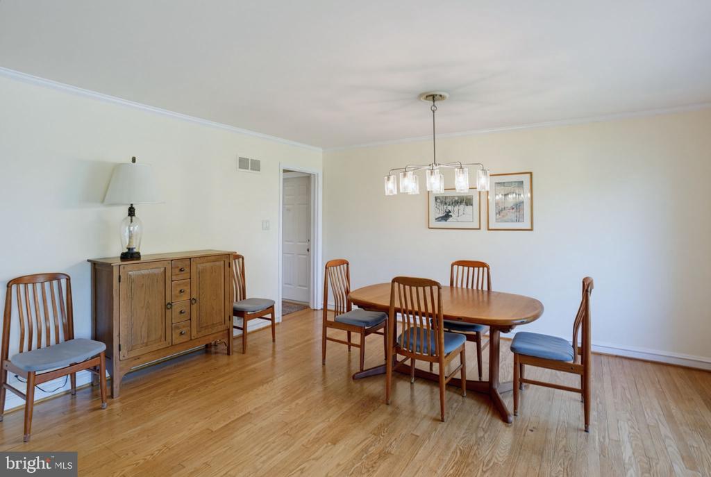 1409 IVY DRIVE