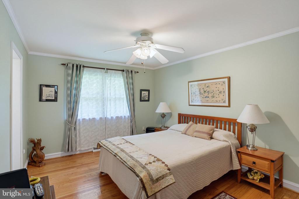 1409 IVY DRIVE