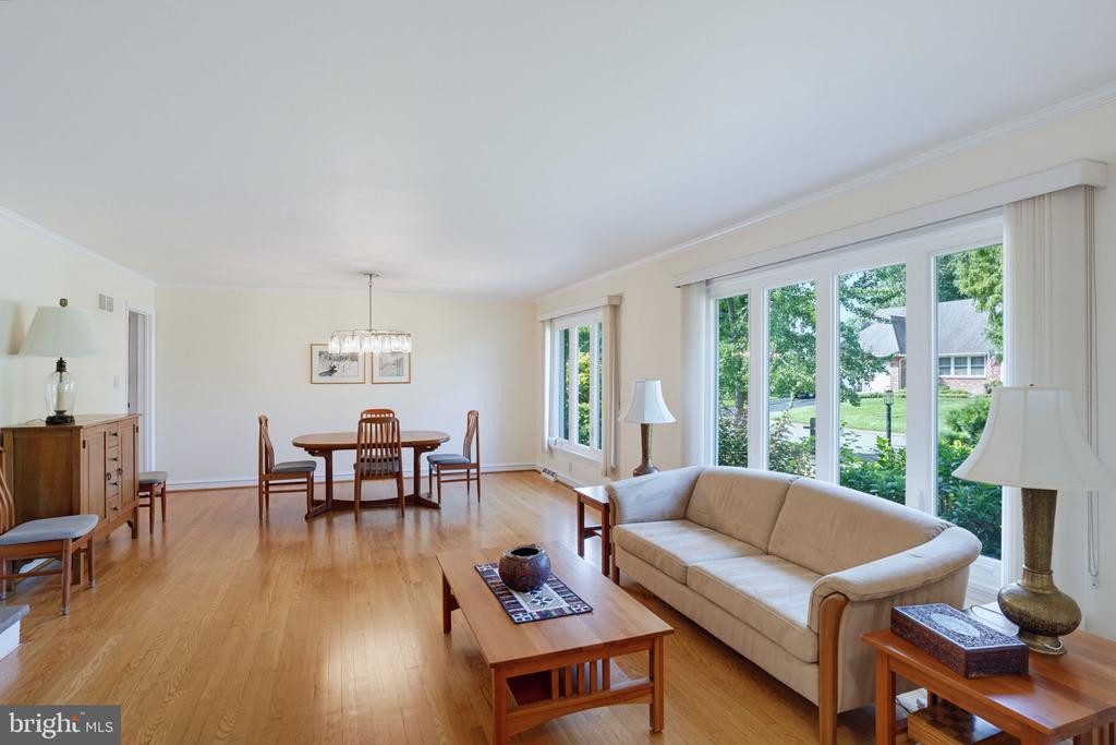 1409 IVY DRIVE