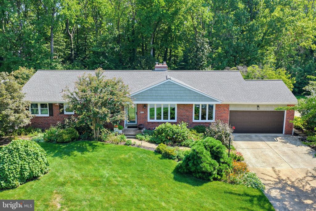 1409 IVY DRIVE