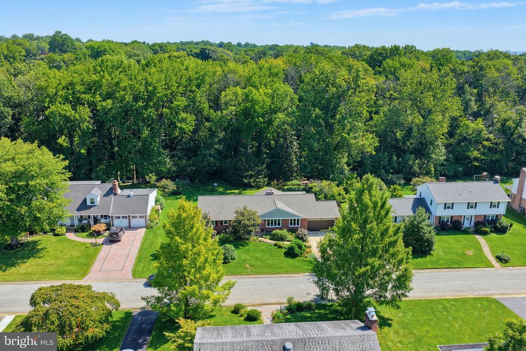 1409 IVY DRIVE