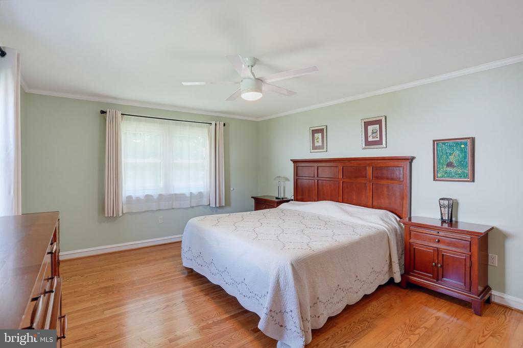 1409 IVY DRIVE