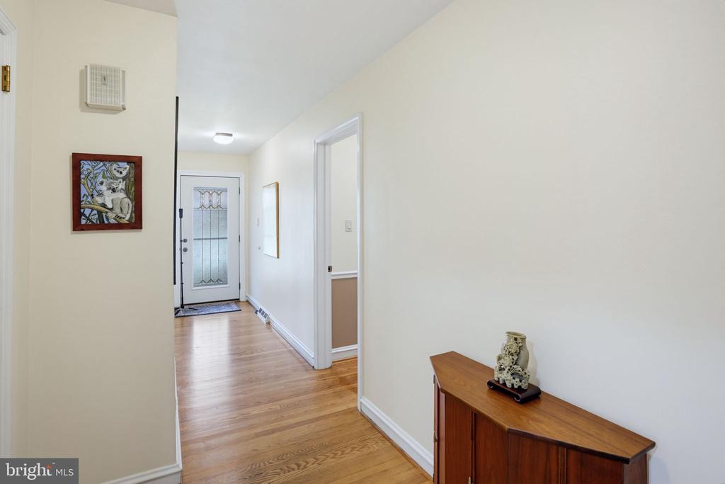 1409 IVY DRIVE