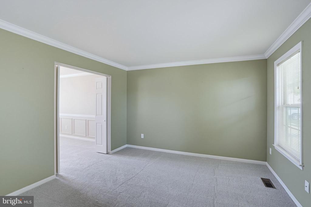 103 GREEN MEADOW CIRCLE