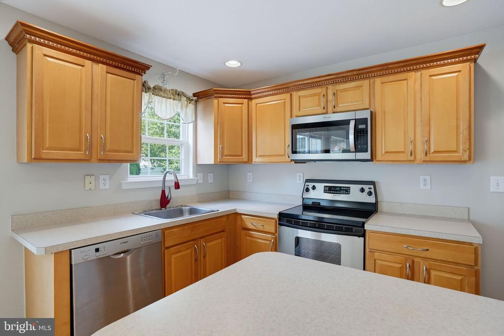 103 GREEN MEADOW CIRCLE