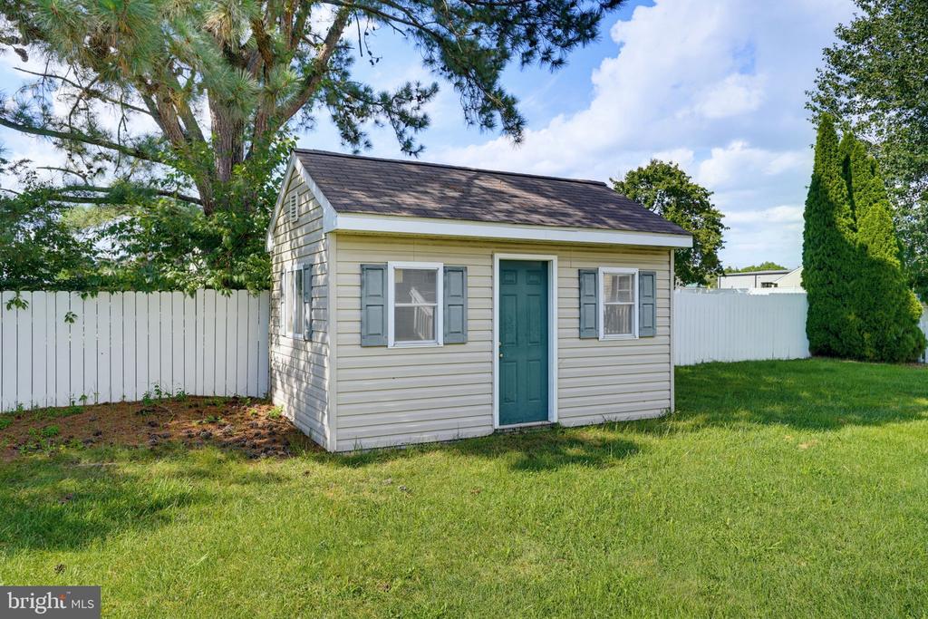 103 GREEN MEADOW CIRCLE