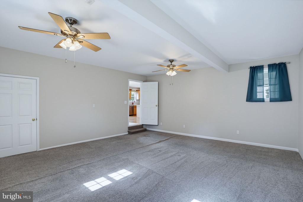 103 GREEN MEADOW CIRCLE