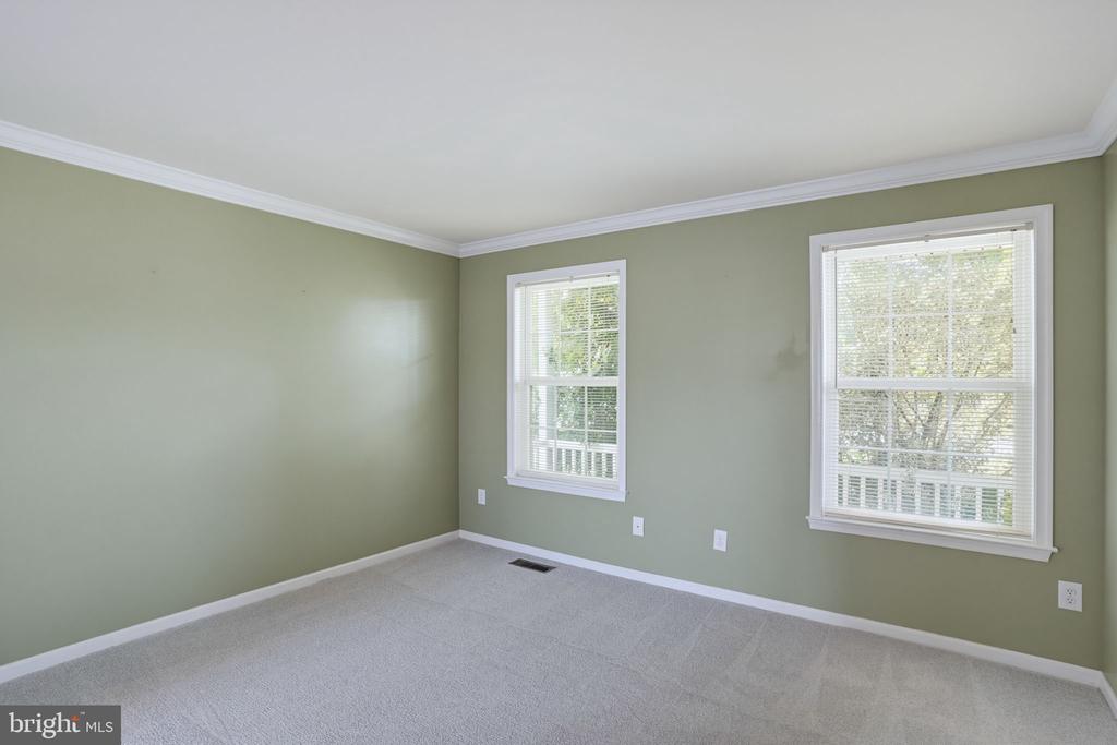 103 GREEN MEADOW CIRCLE