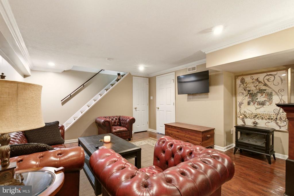 18 JONATHAN DRIVE