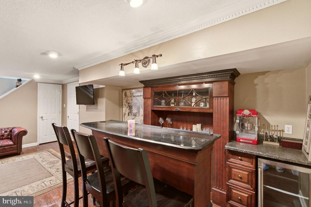 18 JONATHAN DRIVE