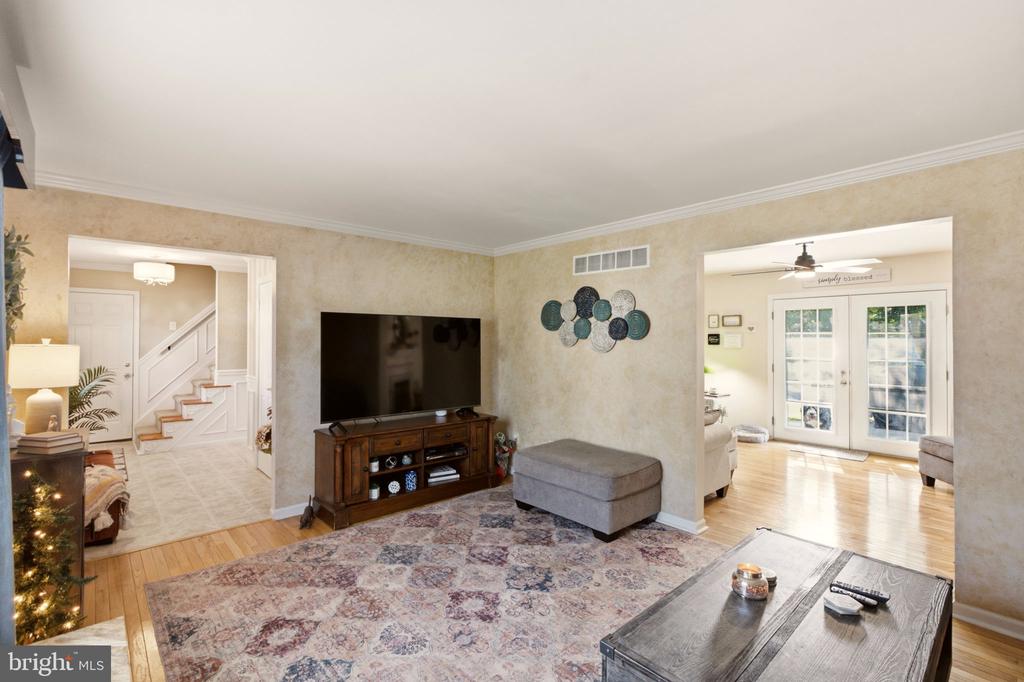 18 JONATHAN DRIVE