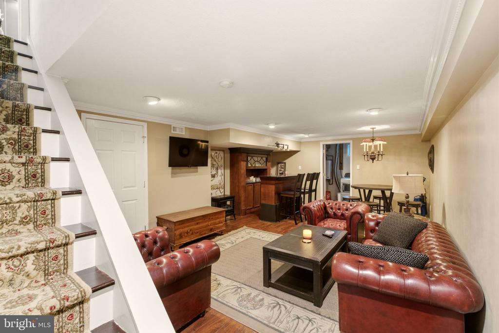 18 JONATHAN DRIVE