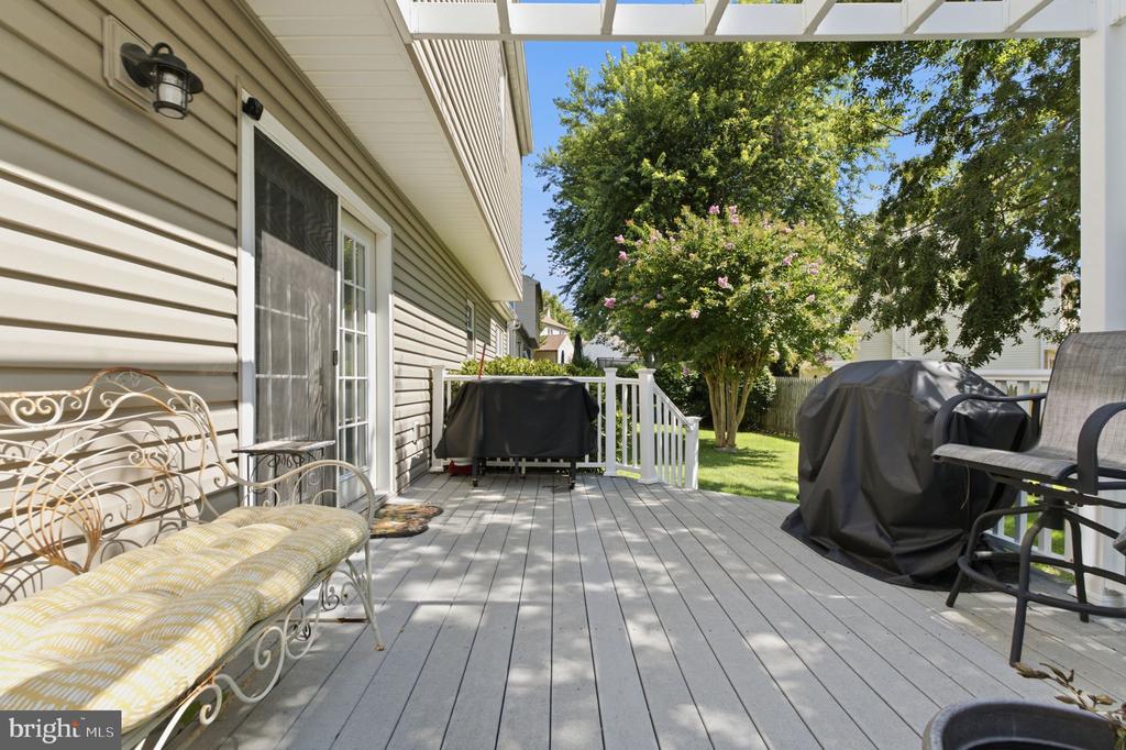18 JONATHAN DRIVE