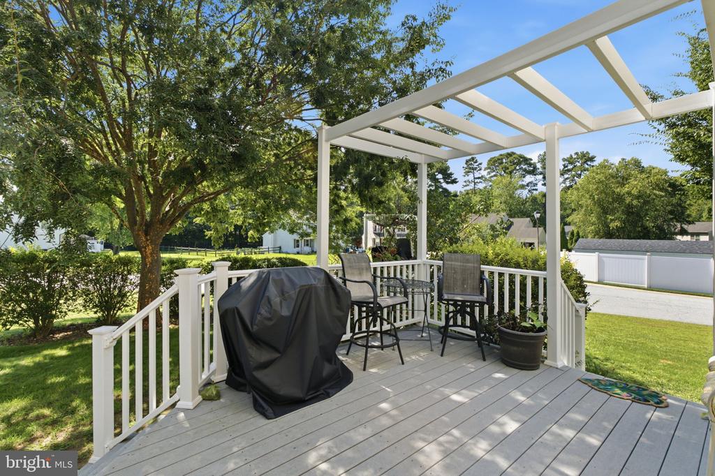 18 JONATHAN DRIVE