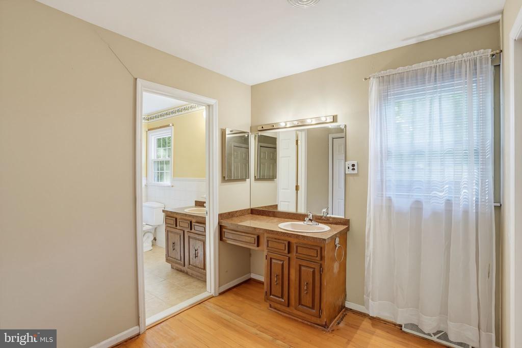 301 CARAVEL DRIVE