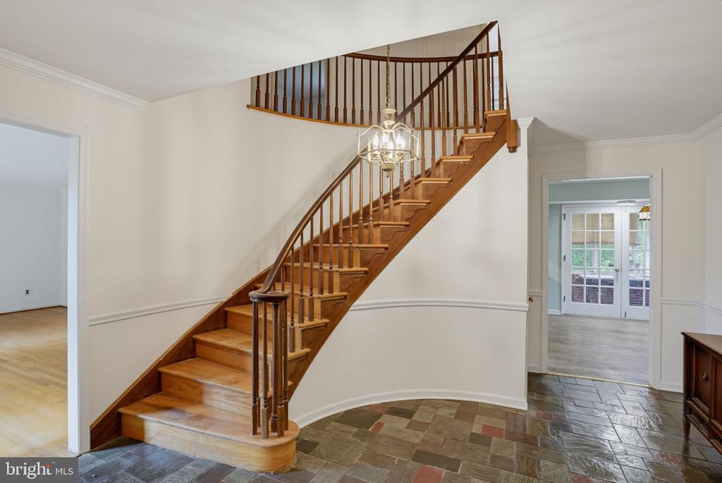 301 CARAVEL DRIVE
