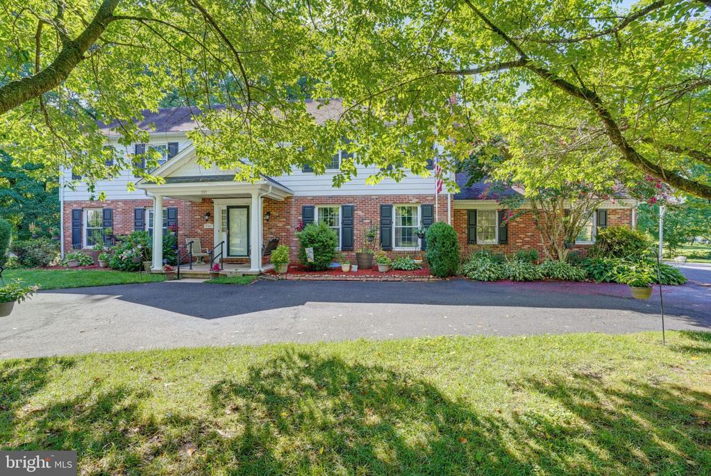 301 CARAVEL DRIVE