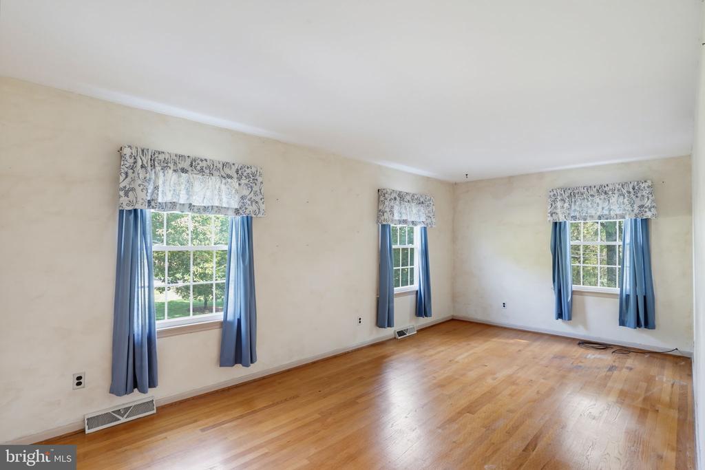 301 CARAVEL DRIVE