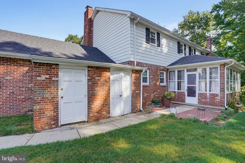 301 CARAVEL DRIVE